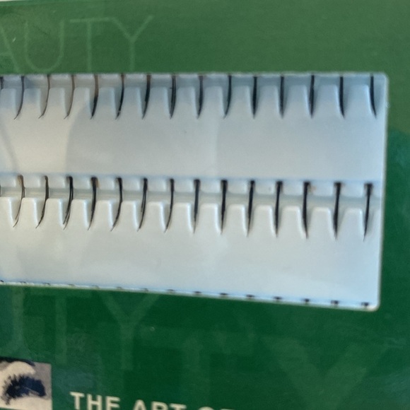 Elise Faux Individual Lashes black - Picture 4 of 8